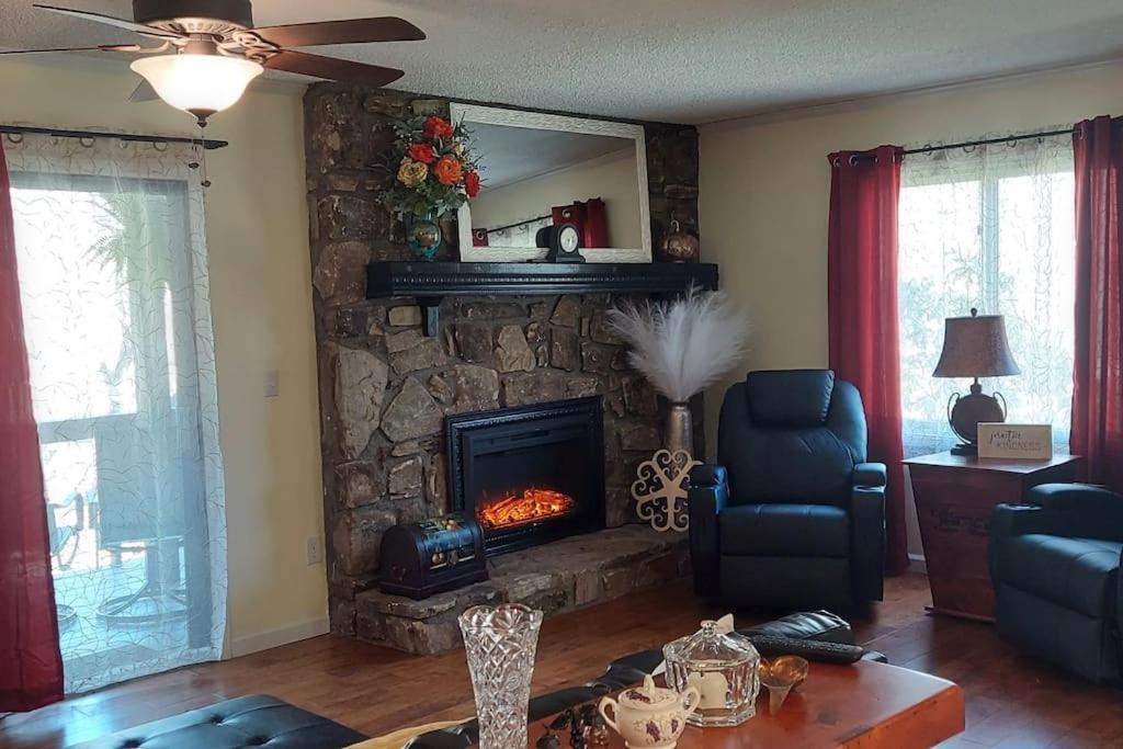 J.Creek Retreat, Creekside Townhouse +1 Car Garage Vila Maggie Valley Exterior foto